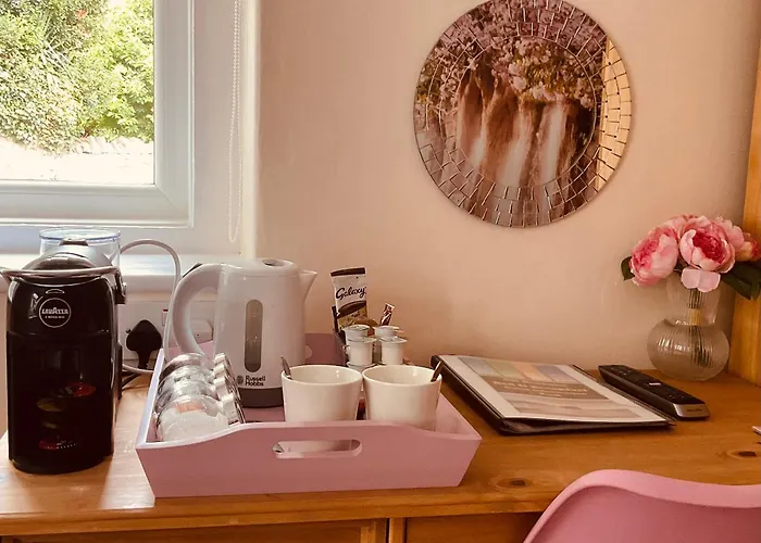 All Seasons Bed & Breakfast - Adults Only