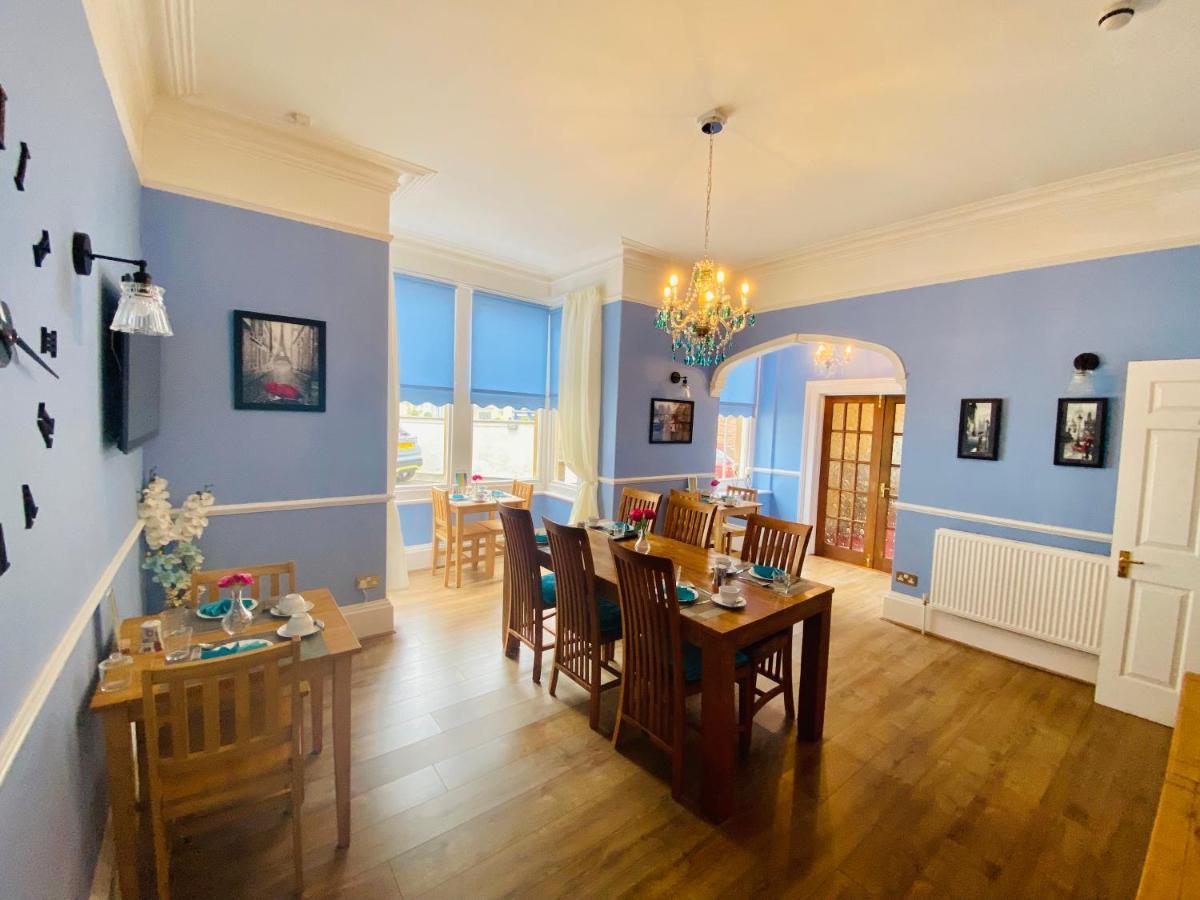 Seasons - Adults Only Bed and breakfast