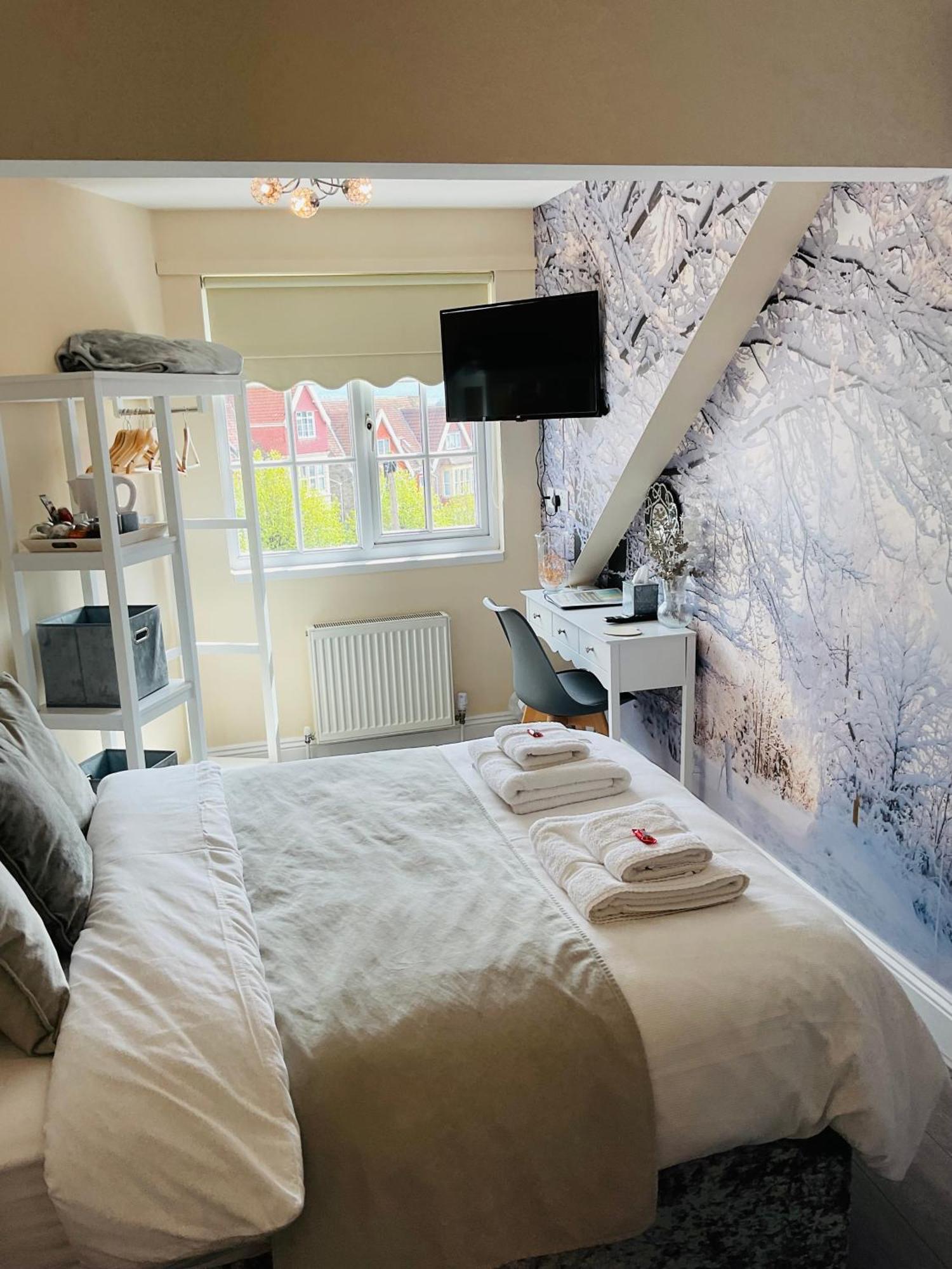 Bed and breakfast Seasons - Adults Only